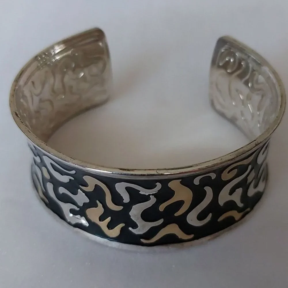 N/A contemporary silver